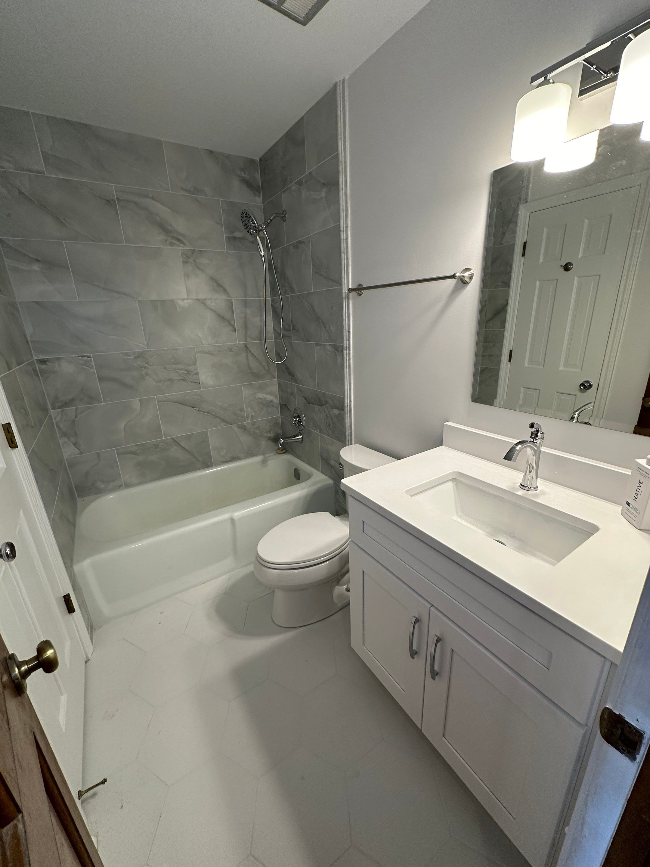 Kitchen, Flooring & Bathroom Remodel — photo 4